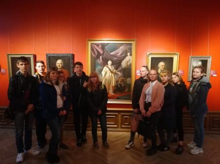 17 октября - Первокурсники колледжа на выставке шедевров Сандро Боттичелли «Мадонна делла Лоджиа»
